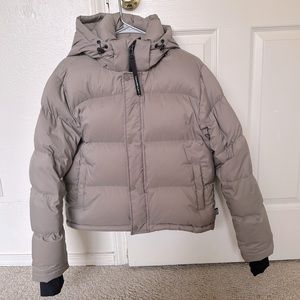 Aritzia The Super Puff™ Shorty - Small